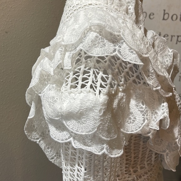 High Classy Loni pretty lace top - Picture 6 of 8